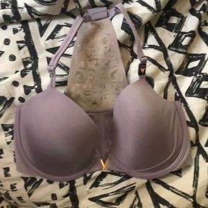NWT Victoria’s Secret 32DD Bra 💕